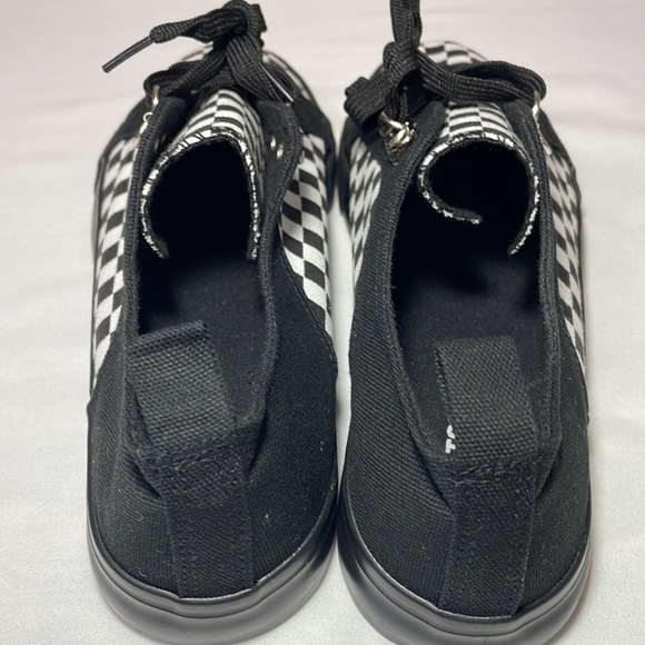 Like New Hot Topic Low Canvas Checkerboard Sneakers Size 12 - Picture 2 of 6